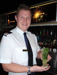 Cruise ship bar manager jobs