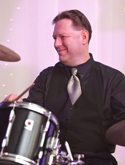 Cruise ship musician Bandmaster-Drummer